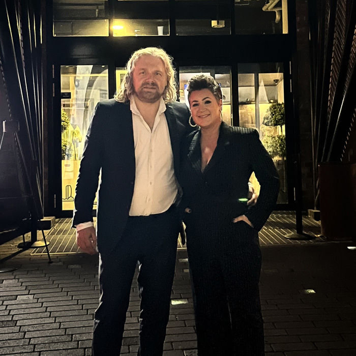 Duo His`n`Hers keikalla Tampereella.