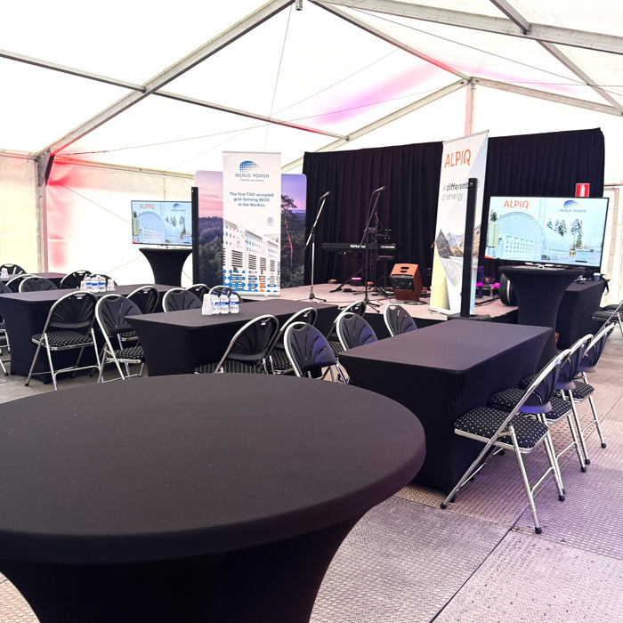 Tapahtumatekniikkaa ja kalusteita.